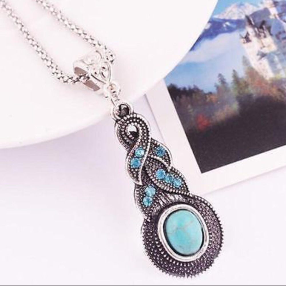 NEW IN PACKAGE  Silver Blue Turquoise Necklace